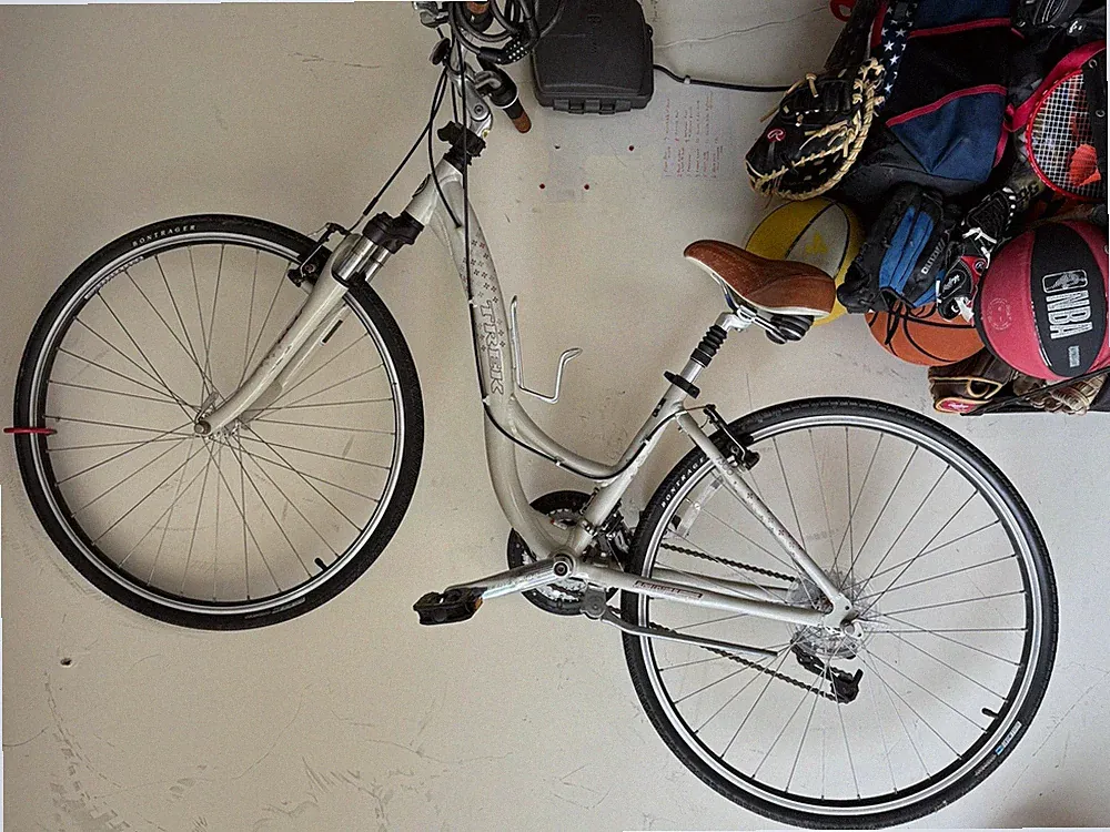 Trek 7300 Hybrid Lady's Bicycle 16 In