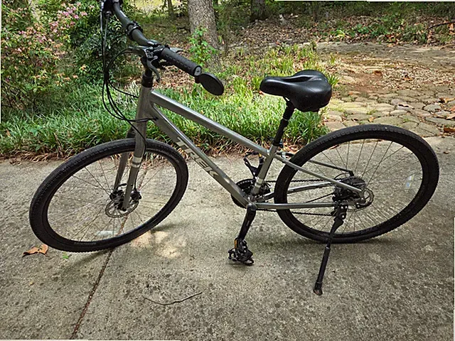 Trek Verve 3 Bicycle, excellent condition, with vehicle bike rack